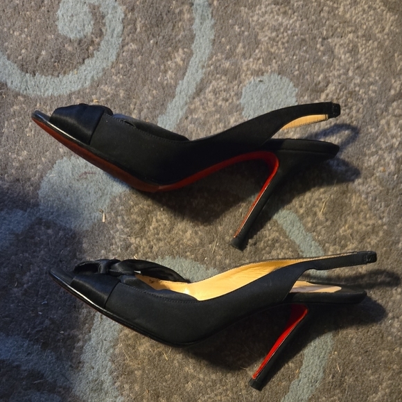 Christian Louboutin Elegant Black Satin Heels - Picture 5 of 6